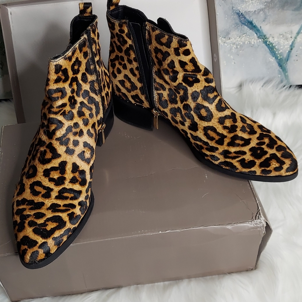 Doming Camel Hair, leopard print ankle boots, size 10M